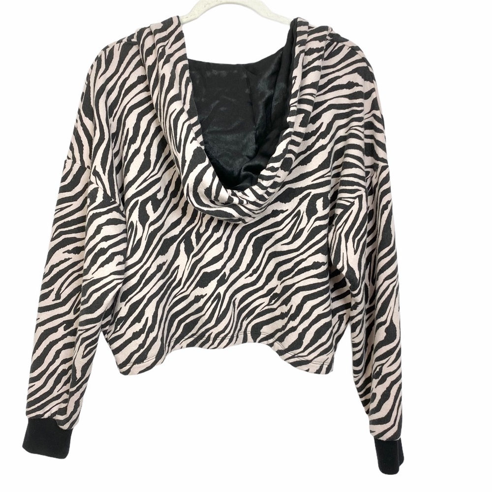 ♦️SOLD♦️Victoria’s Secret Zebra Fleece Jogger Set - Picture 4 of 16